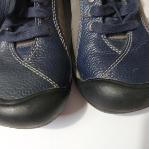 Keen Women's Navy and Gray Sneakers - Picture 2 of 8